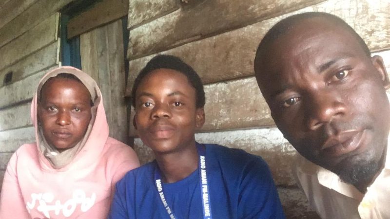 Visite des collègues de service à madame Geraldine INGABIRE