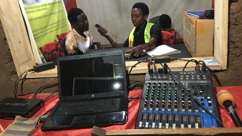Initiation de la jeunesse à la pratique de la Radio